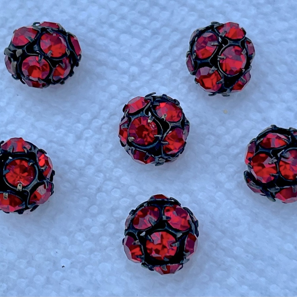 6 Vintage Swarovski Crystal Rhinestone Beads
12mm